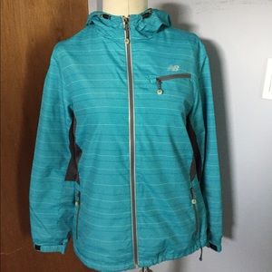 Woman’s new balance windbreaker